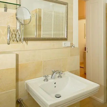 Auf Der Dominsel-lotus