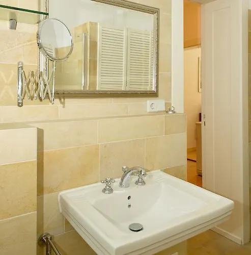 Auf Der Dominsel-lotus